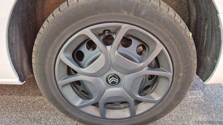 Minibüs Citroën SpaceTourer Opel Zafira Plus M 9 Sitzer