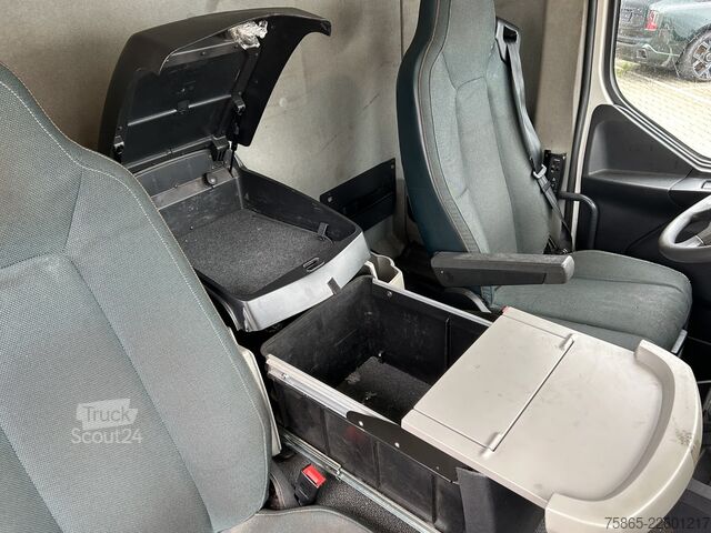 Koffer Volvo FL 210 Euro 6 D / 12 Ton / 293 dkm / Box / Laad...