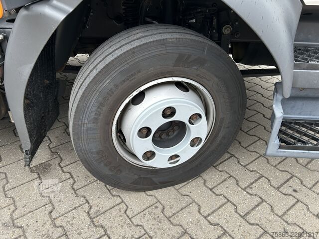 Koffer Volvo FL 210 Euro 6 D / 12 Ton / 293 dkm / Box / Laad...