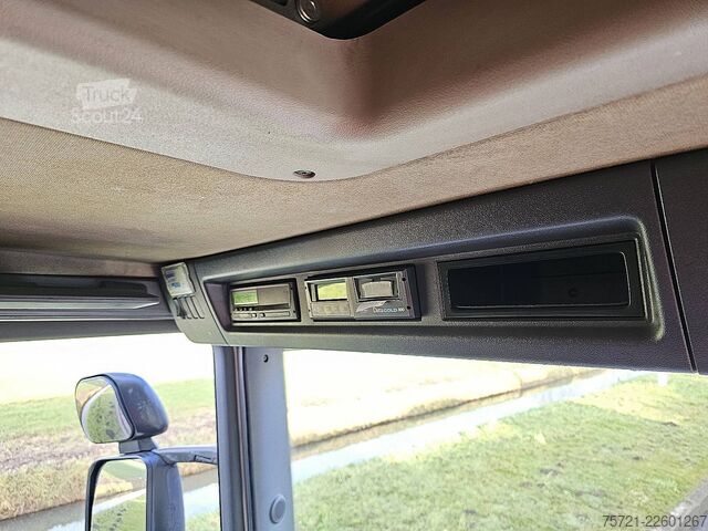 Soğutmalı/dondurulmuş taşıma SCANIA P320 6X2*4 LAMBERET FRIGO