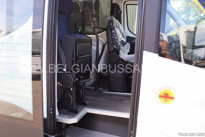 Minibus Iveco Daily line / Vendor / A65C18 / Airco / Automati...