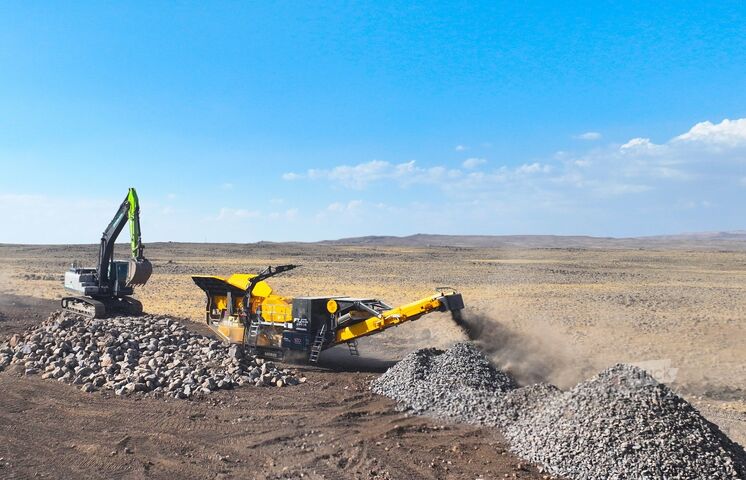 Raupenbrecher FABO FTJ-1175 Tracked Jaw Crusher 150-300 TPH