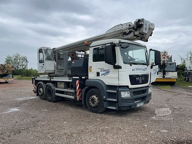 Plataforma de trabalho aéreo montada em camião MAN TGS 26.320 6x2-2 BL with Oil Steel Eagle 3526 (35m)