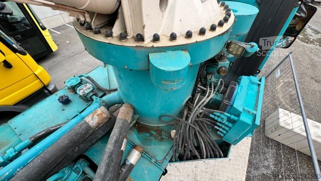 Beton pompası kamyonu MERCEDES-BENZ Arocs 2836 6x4 Betonpumpe Bj 2017