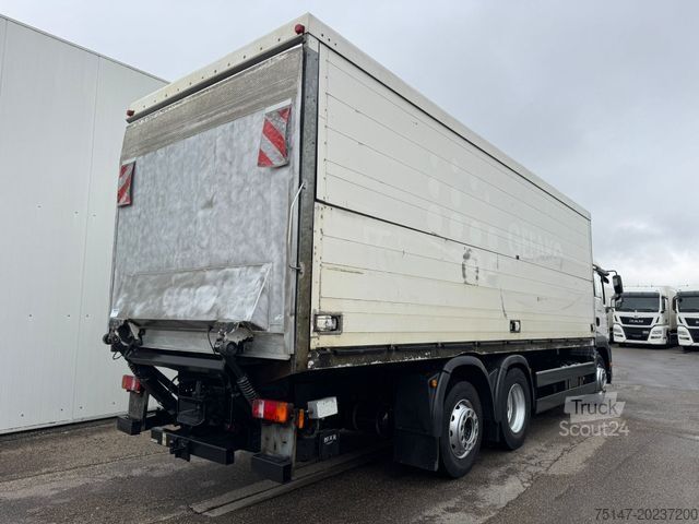 LKW mit Getränkeaufbau MAN TGA 26.400 6x2-2 LL Lenk/Liftachse LBW Bär