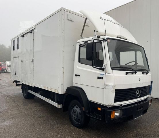 Transporteur de bétail MERCEDES-BENZ 814 4x2 5 Pferde 3 Sitzer