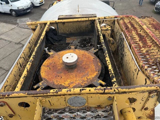 Spesialkjøretøy RENAULT G260 4X2 ACMAR Bitumen Sprayer 10.000L Spring/Sp