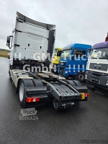 Prostorninska vlačilna enota MERCEDES-BENZ Actros 1845 / 2 Tank / 2 Bett / Big Space / Ret