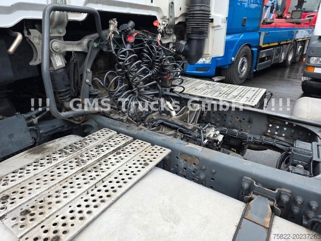 Prostorninska vlačilna enota MERCEDES-BENZ Actros 1845 / 2 Tank / 2 Bett / Big Space / Ret