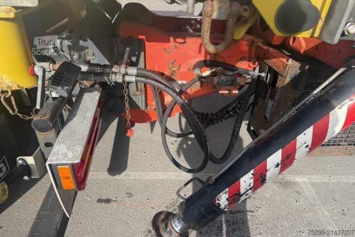 Grue montée sur camion Palfinger PK23002