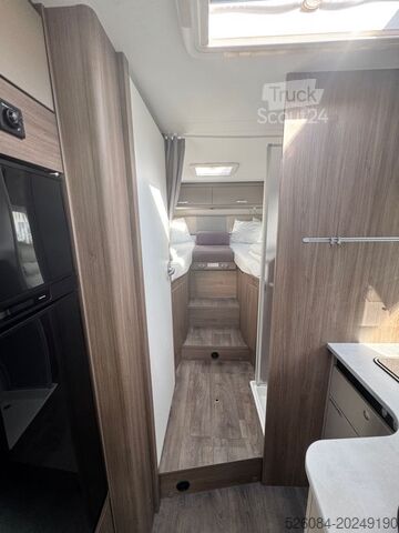 Polointegrovaný karavan Carado T447 pro+ 24