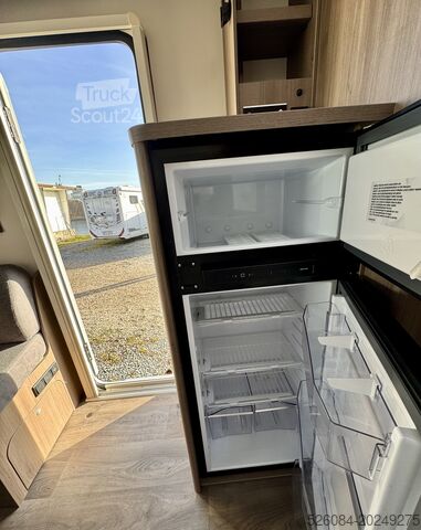 Polointegrovaný karavan Carado T447 pro+ 24