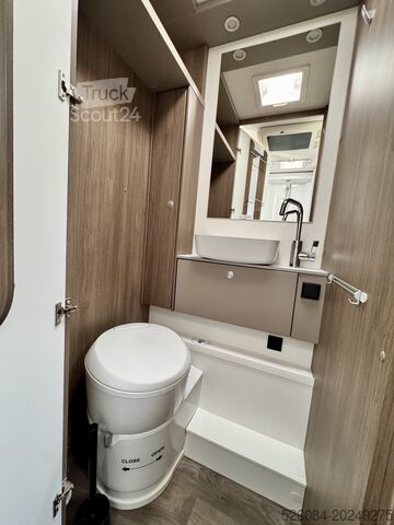 Polointegrovaný karavan Carado T447 pro+ 24