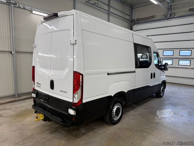 Skåpbil IVECO Daily Kasten 7 SEATS + AHK 3500 KG L3H2 2.3 136