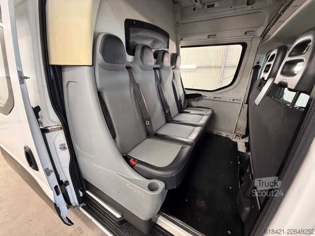 Skåpbil IVECO Daily Kasten 7 SEATS + AHK 3500 KG L3H2 2.3 136
