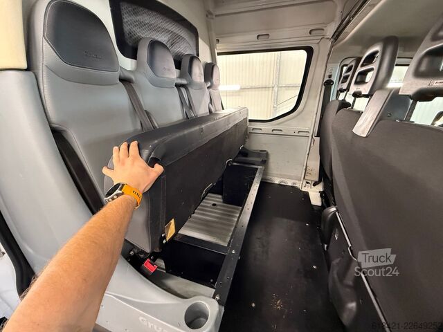 Skåpbil IVECO Daily Kasten 7 SEATS + AHK 3500 KG L3H2 2.3 136
