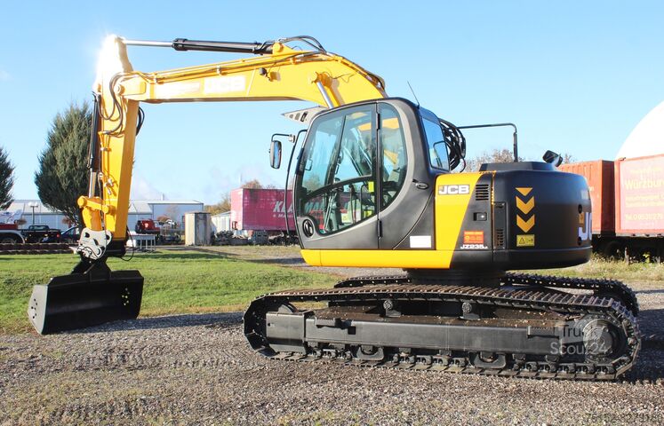Korečkový bagr JCB JZ 235 LC