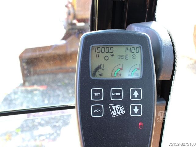 Korečkový bagr JCB JZ 235 LC