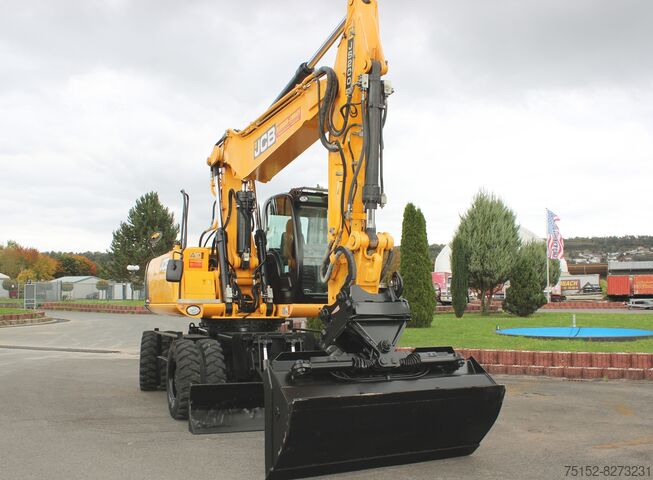 حفارة بعجلات JCB JS 200 W mit OilQuick