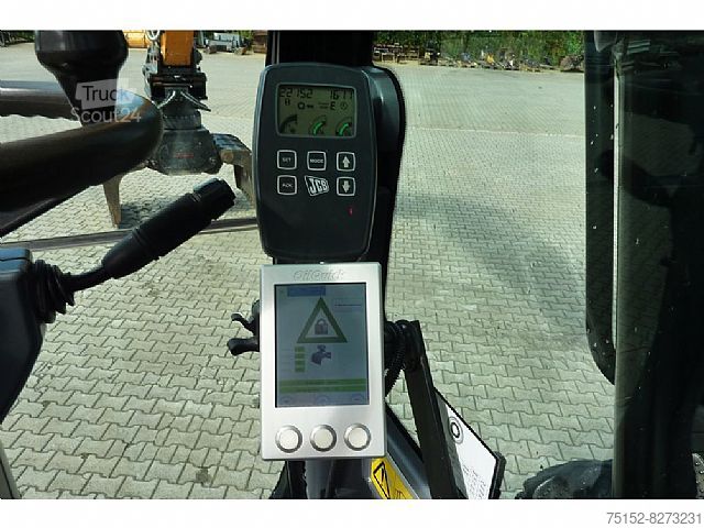 حفارة بعجلات JCB JS 200 W mit OilQuick