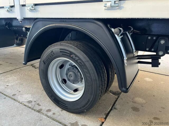 Platform trailer Mercedes-Benz Accelo 915 4x2 Flatbed with dropsides