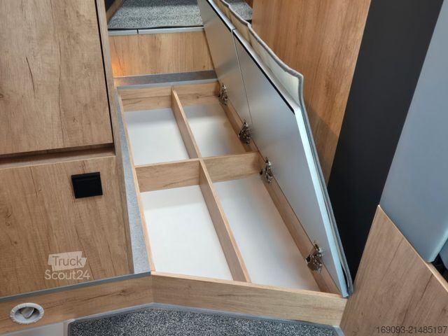 Полуинтегрированный автодом LA STRADA Nova EB*Vollluft*Klima*Lithium*LTE*Clesana*AHK