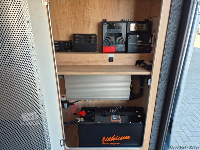 Полуинтегрированный автодом LA STRADA Nova EB*Vollluft*Klima*Lithium*LTE*Clesana*AHK