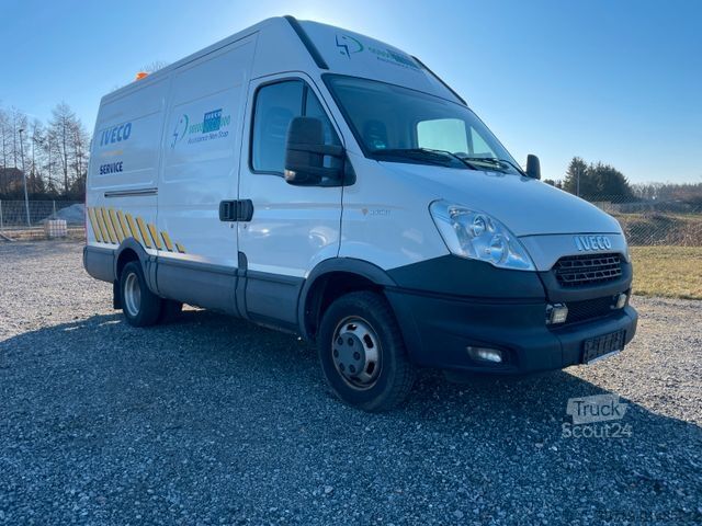 Vans ar augstu jumtu IVECO Daily 35C21 3,0 Hoch/Mittel,153Tkm,Klimaanlage