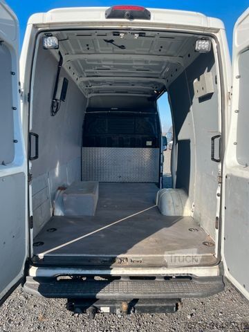 Vans ar augstu jumtu IVECO Daily 35C21 3,0 Hoch/Mittel,153Tkm,Klimaanlage