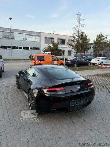 Kombijevsko vozilo ASTON MARTIN V8 Vantage N430