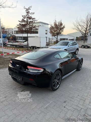 Kombijevsko vozilo ASTON MARTIN V8 Vantage N430