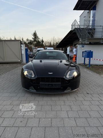 Kombijevsko vozilo ASTON MARTIN V8 Vantage N430