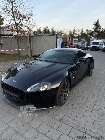 Kombijevsko vozilo ASTON MARTIN V8 Vantage N430