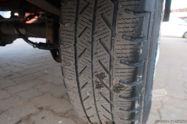 Pick-up furgon MERCEDES-BENZ Sprinter II Pritsche/DoKa 213 CDI/AHK/Nr. 74