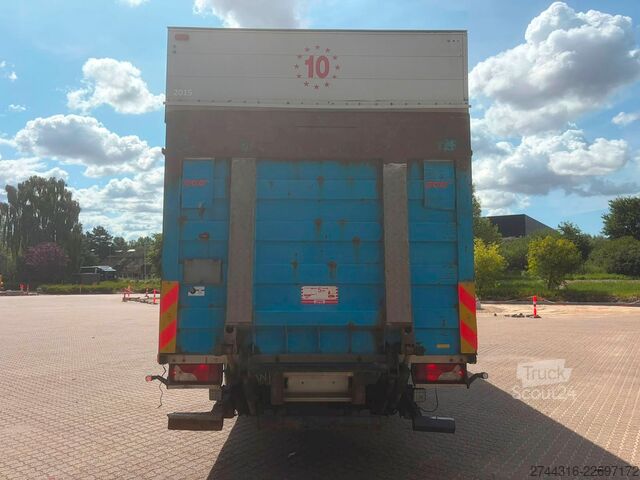 Tovornjak s ploščadjo SCANIA P230