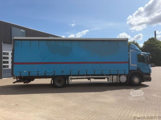 Tovornjak s ploščadjo SCANIA P230