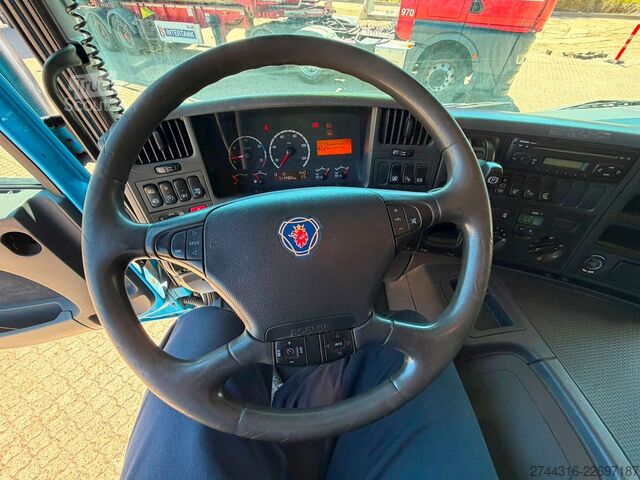 Tovornjak s ploščadjo SCANIA P280