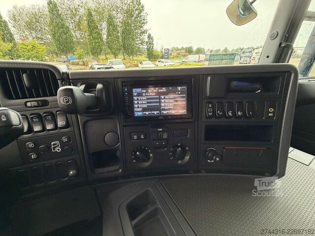 Tovornjak s ploščadjo SCANIA P280 6X2-4