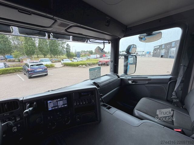 Tovornjak s ploščadjo SCANIA P280 6X2-4