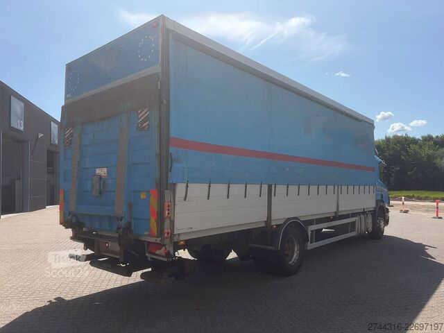Tovornjak s ploščadjo SCANIA P230