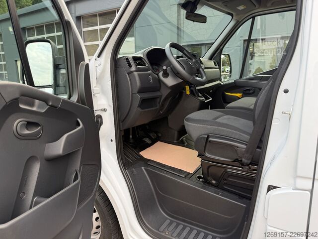 Kombiniran vozilo s ponjavo RENAULT Master DOKA 3,5t Pritsche Plane EX Bundeswehr