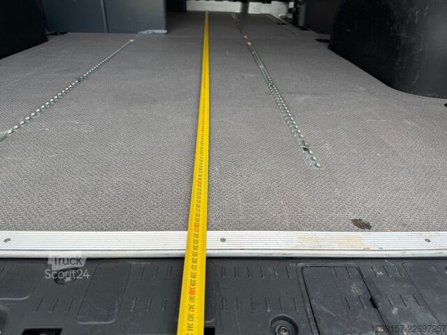 Panelová dodávka VW Crafter Kasten 35 L2H1 *AHK3t* Navi Kamera