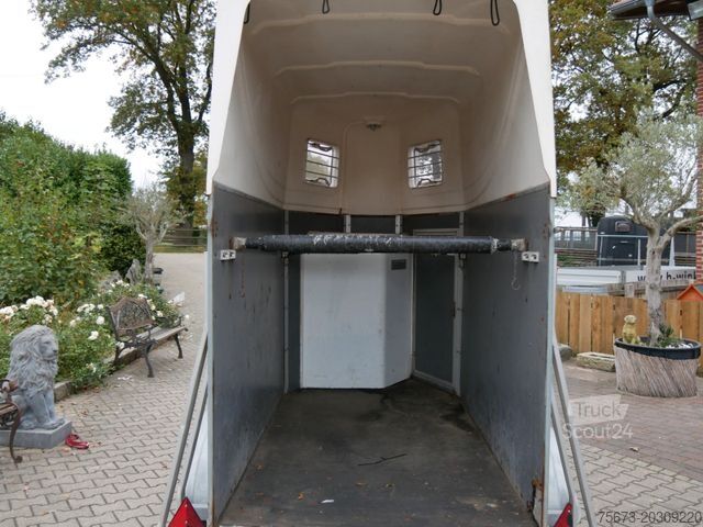 Paardentransportaanhanger BLOMERT 1,5 Pferde mit Sattelkammer