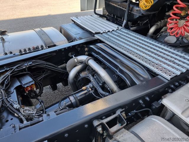 Tilavuusyksikköveturi MAN TGX 18.460 4x2 LLS-U ACC Intarder XXL 2x Tank