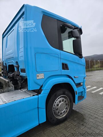 Autószállító teherautó SCANIA P460