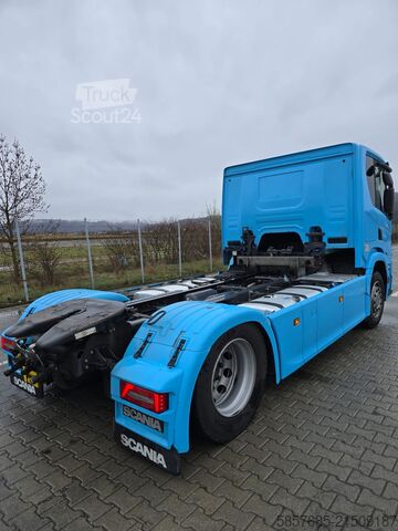 Autószállító teherautó SCANIA P460