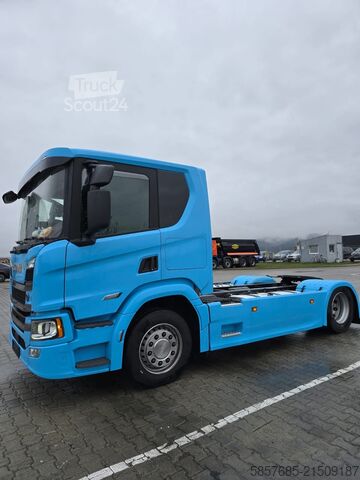 Autószállító teherautó SCANIA P460