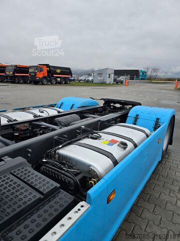 Autószállító teherautó SCANIA P460