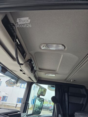 Autószállító teherautó SCANIA P460