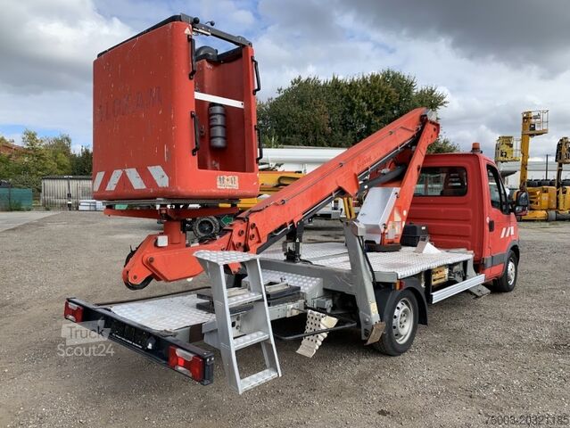 Furgonetka Iveco Daily Isoli PT165 - 16,5 m